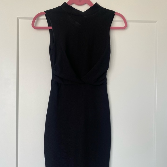 Black dress with button back and knot detail - Picture 2 of 3